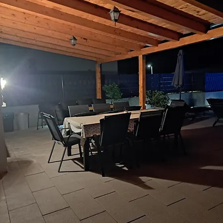 Aa 2 Apartment Trogir