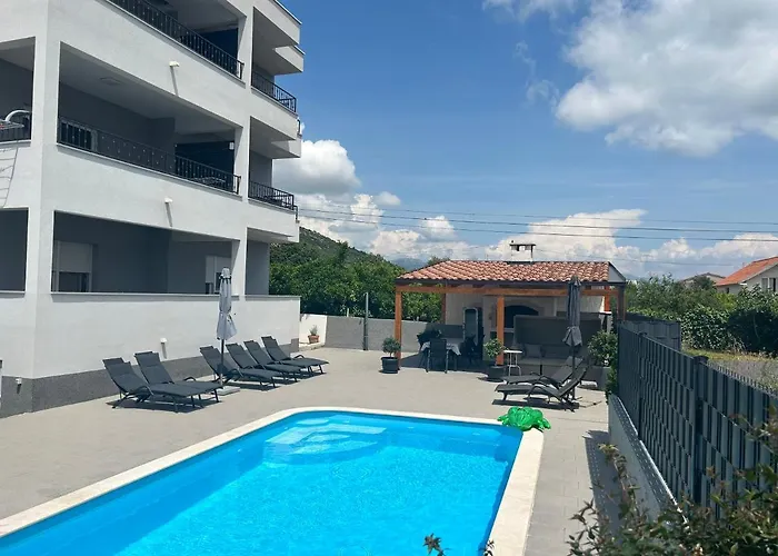 Aa 2 Lägenhet Trogir