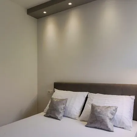 Aa 2 Apartman Trogir